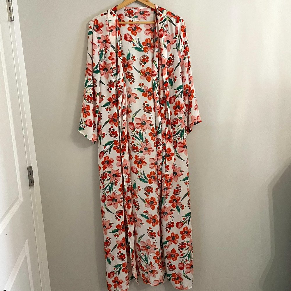 Pink & White Floral Kimono